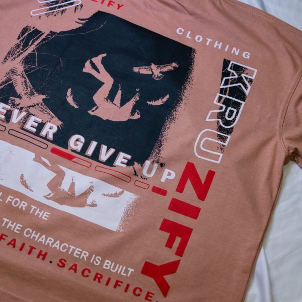 'NEVER GIVE UP' Tee Desert Strength