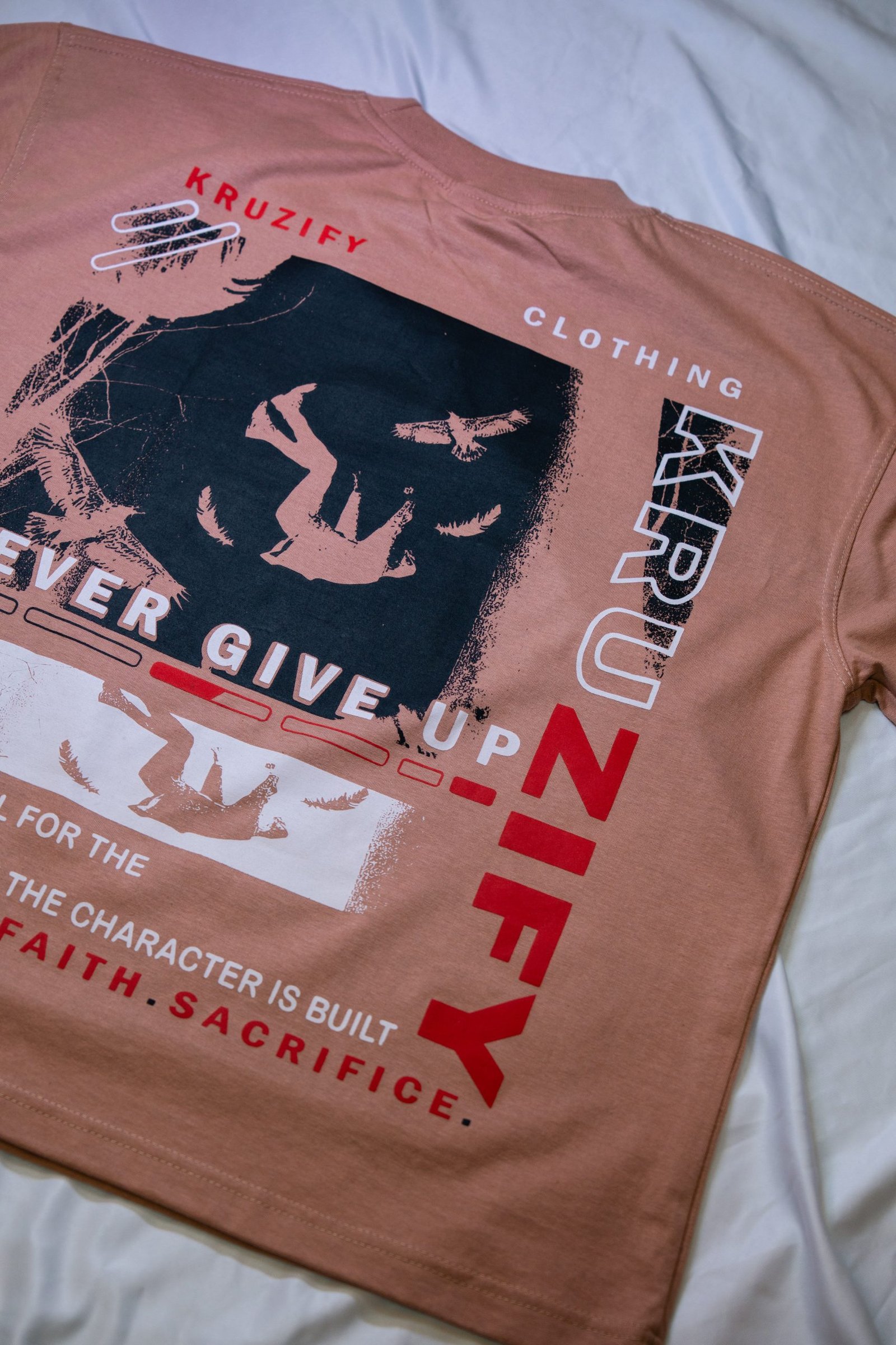 'NEVER GIVE UP' Tee Desert Strength